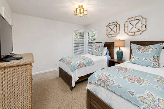 Guest Bedroom with two twin beds
