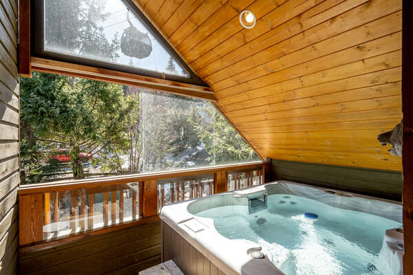 Private Hot Tub Accessed From Loft