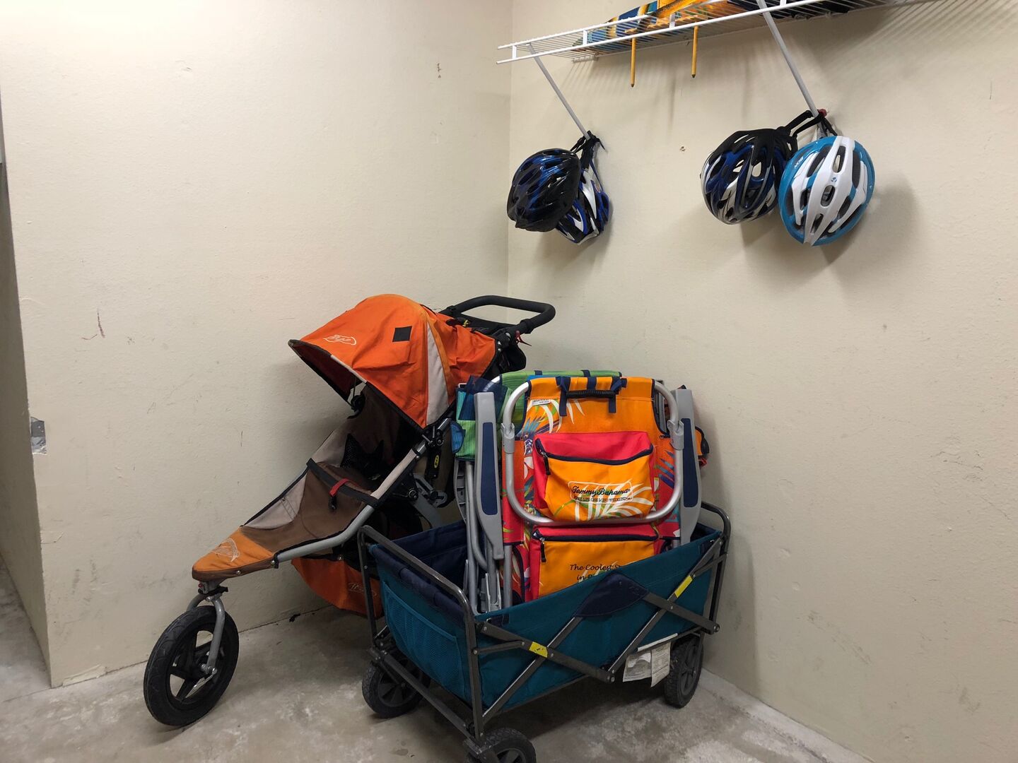 Stroller and wagon with helmets for bikes