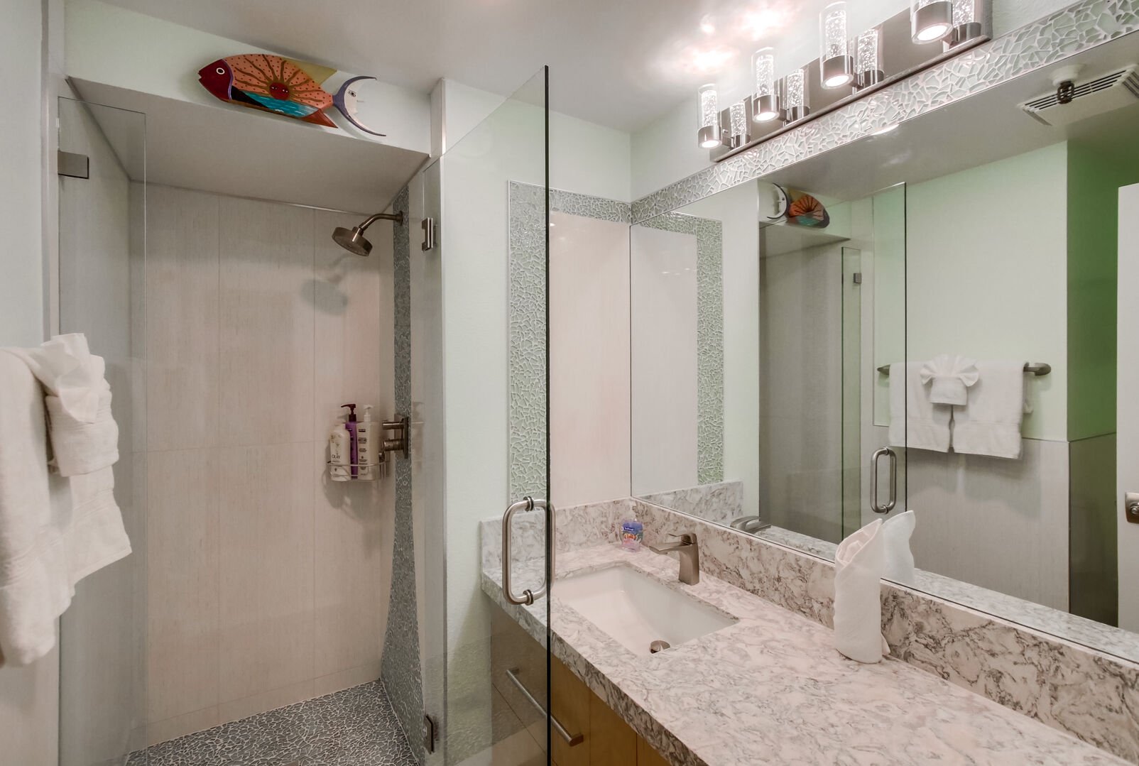 Brand new remodeled full guest bathroom! Walk-in shower, large vanity, new light fixtures and countertops