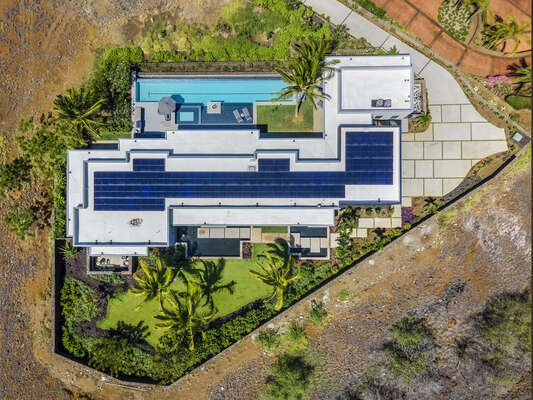 This Mauna Kea house rental is built to the highest environmental standards with 130 solar panels