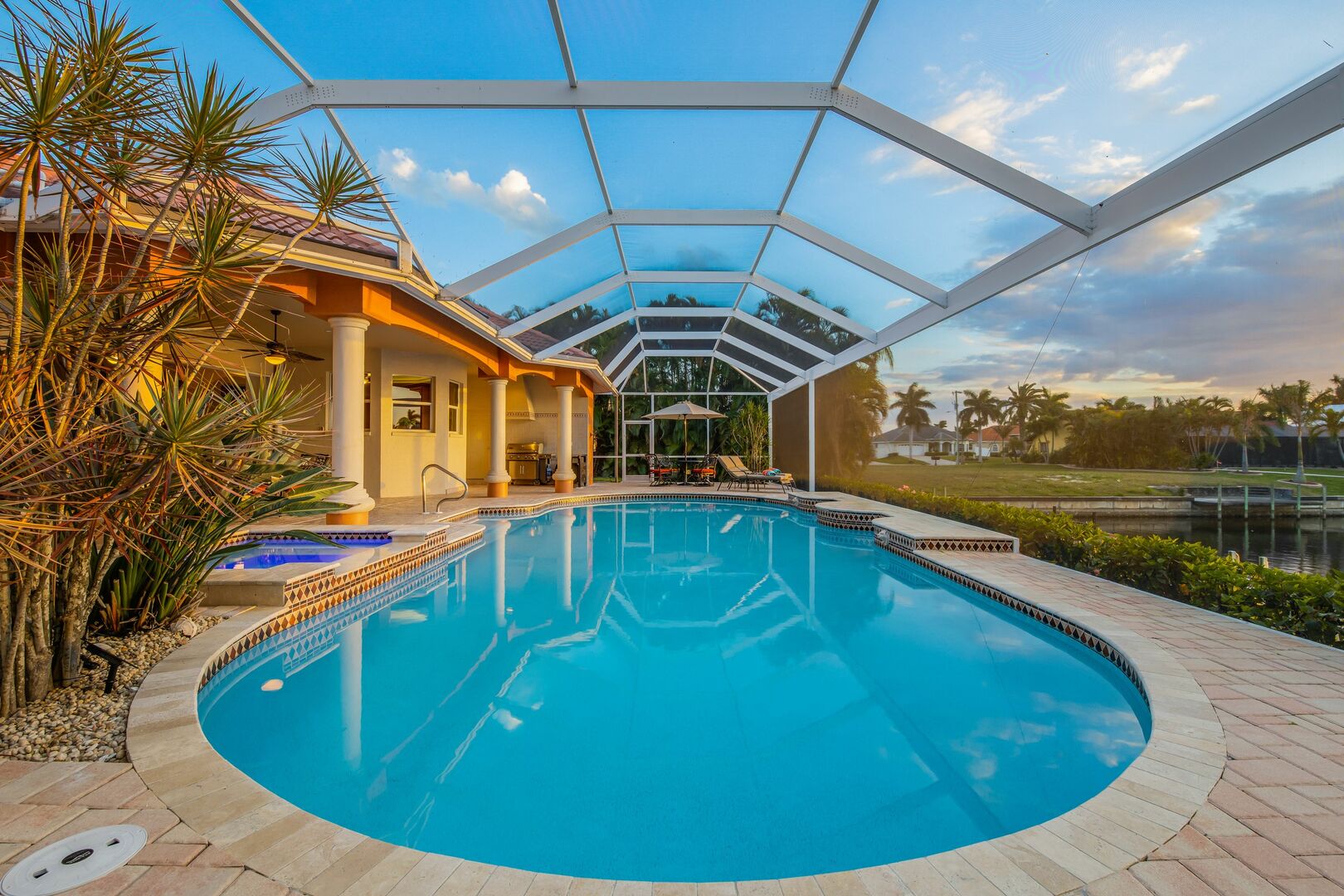 Heated pool vacation rental in Cape Coral