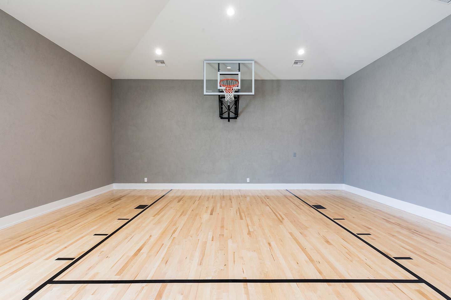 [amenities:basketball-court:3] Basketball Court