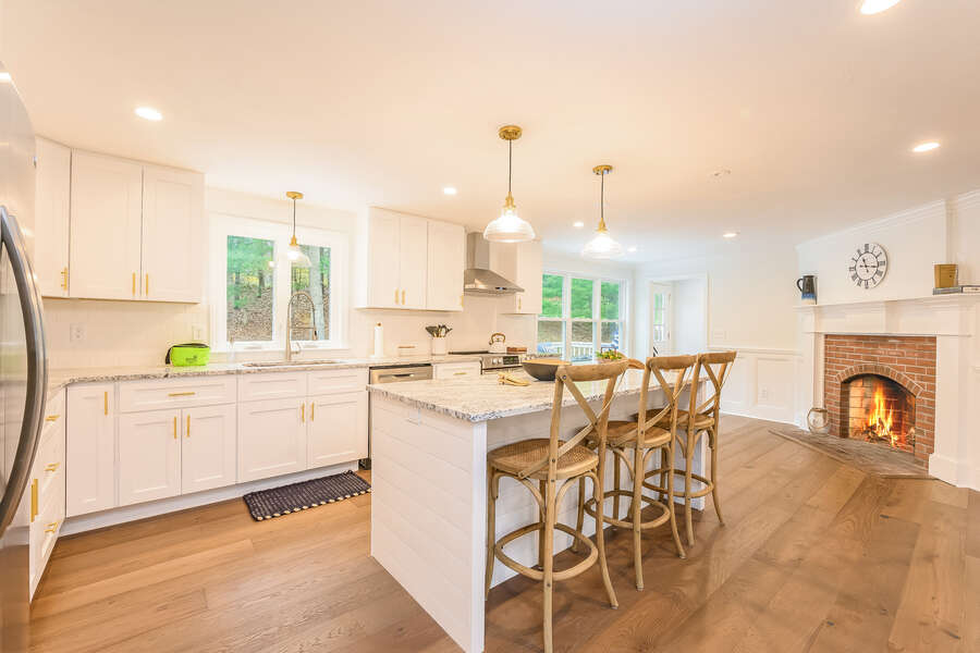 Kitchen with breakfast bar and seating for 3 - 21 Moon Compass Lane Sandwich Cape Cod - New England Vacation Rentals