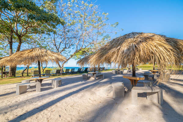 By staying in Casa Savanna you have access to Hacienda Pinilla Beach Club!