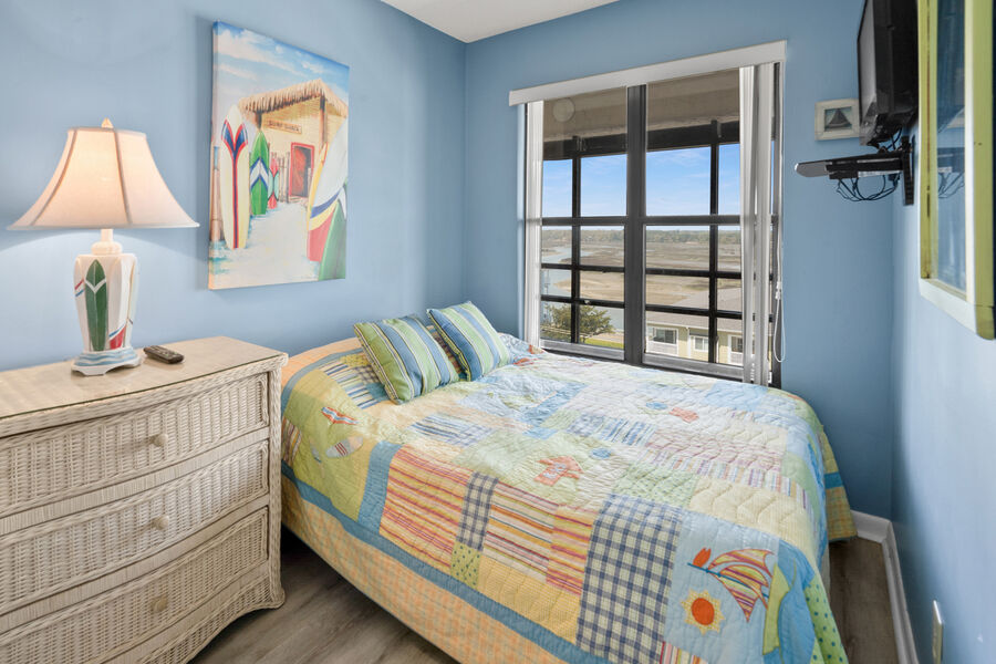 Buena Vista Plaza 802 - oceanfront condo in Cherry Grove Beach, North Myrtle Beach | bedroom 2 | Thomas Beach Vacations