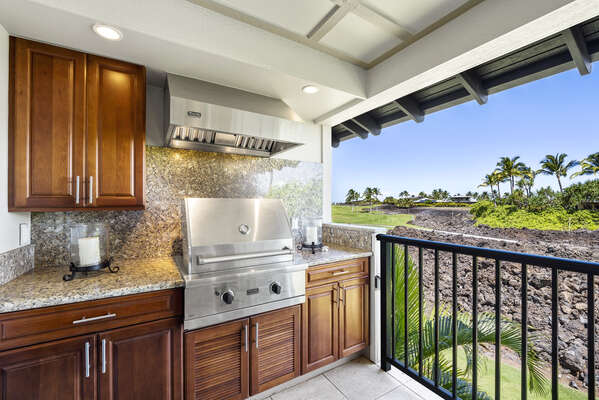 Private Lanai with Outdoor BBQ and Views of the Golf Course