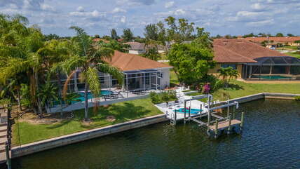 4 bedroom vacation rental on the water