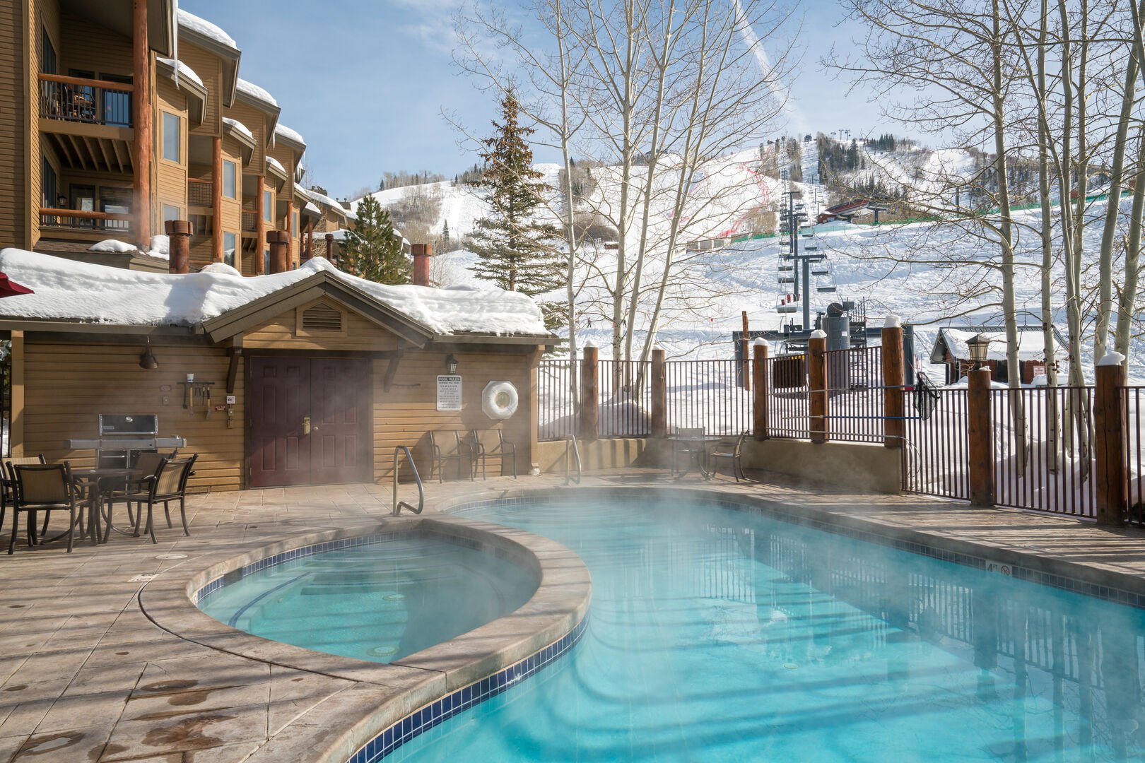 Heated Pool and Hot Tubs!