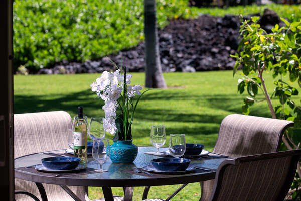 Outdoor Dining area with Seating for 4 at Waikoloa Hawaii Vacation Rentals