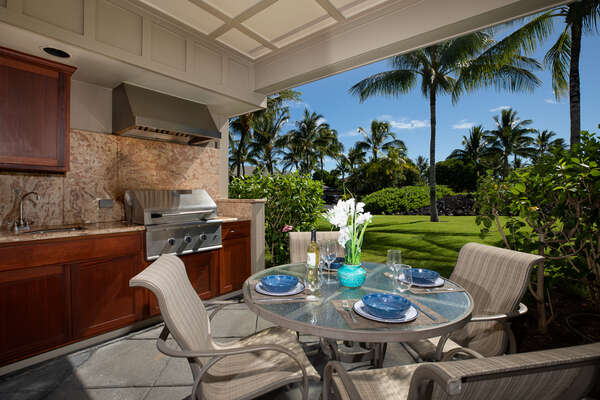 Private Lanai with Dining Table