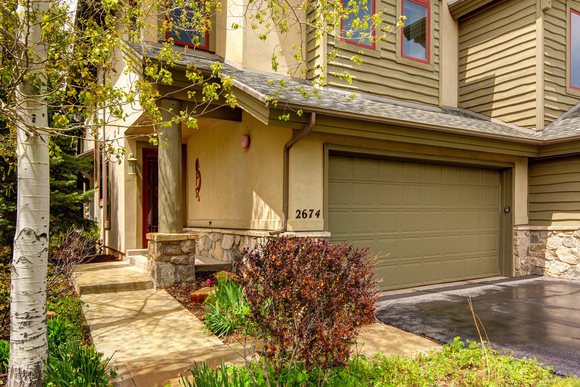 Garage Entryway