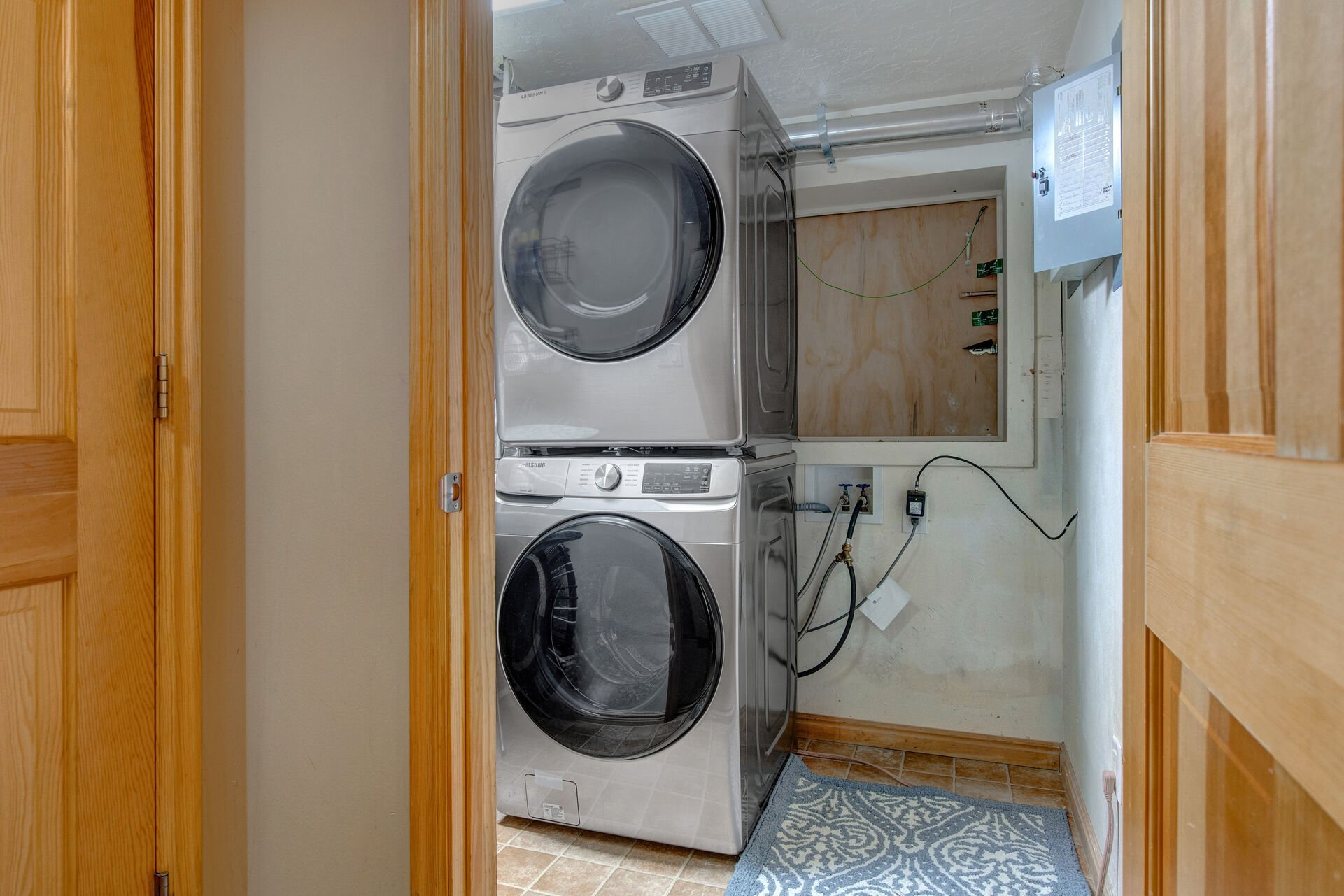 Private washer/dryer units
