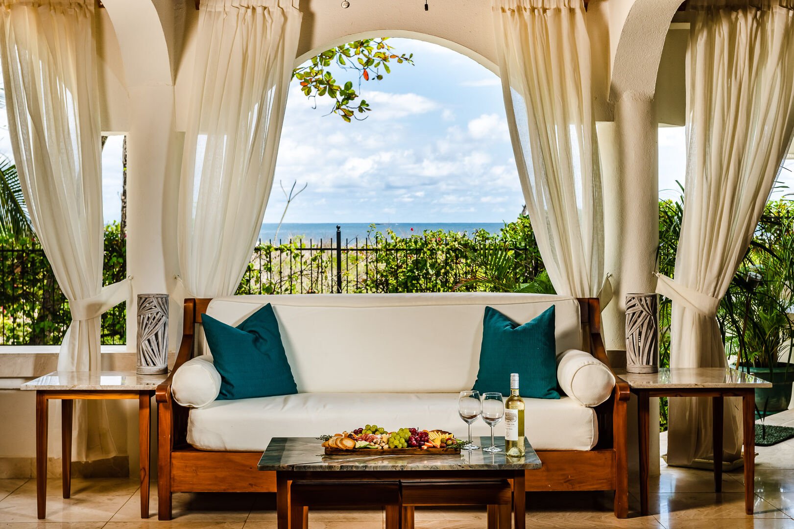 Relax in comfort with a view that's simply magnificent.
