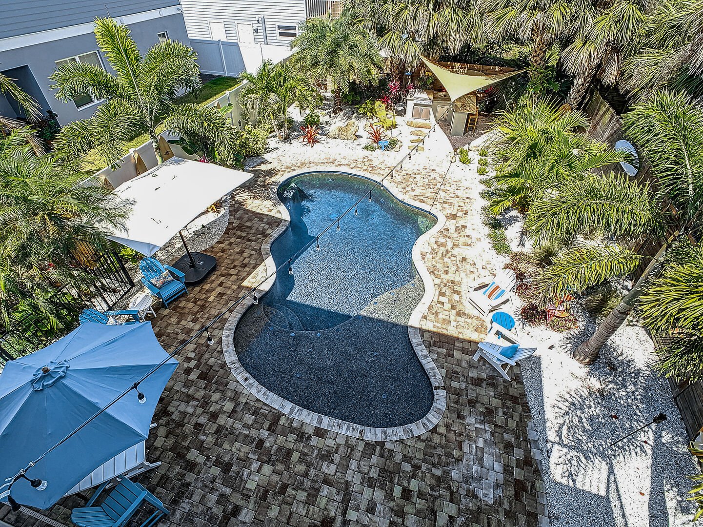 A bird eye view of the swimming pool