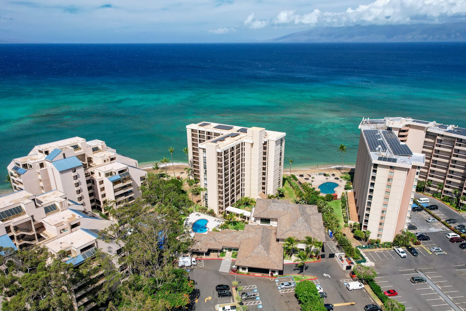 Aerial view of Valley Isle Resort.