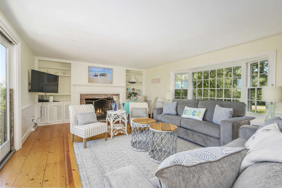 Spacious Living Room - 229 Scatteree Road Chatham Cape Cod - New England Vacation Rentals