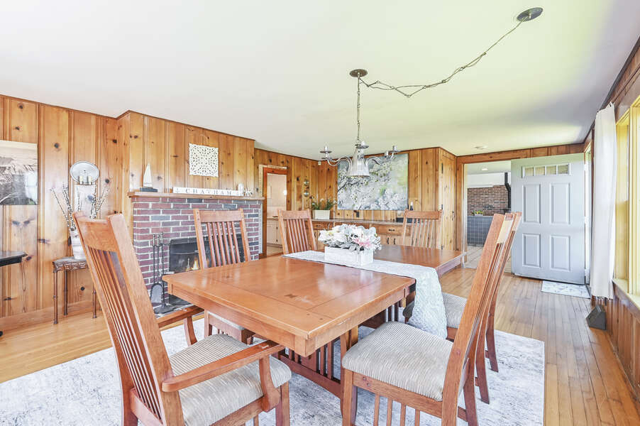 Large table - anyone for a game of spoons? - 229 Scatteree Road Chatham Cape Cod - New England Vacation Rentals