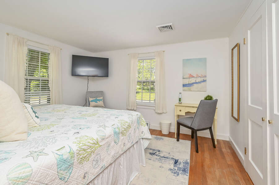 Bedroom 1 with King Bed - 229 Scatteree Road Chatham Cape Cod - New England Vacation Rentals