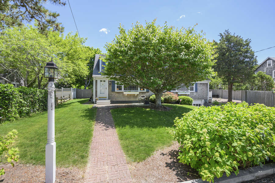 Welcome to Luna Sea-21 Pine Street- Harwichport- Cape Cod- New England Vacation Rentals