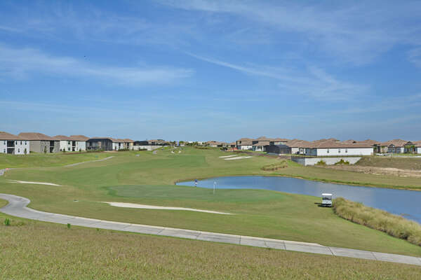 On-site amenities: Golf course