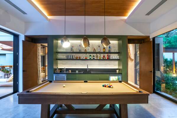 Your own bar and pool table