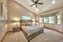 Luxury Master Suite with open floor plan, Dual Sinks. Large Master Tub and Shower. Brand new home.