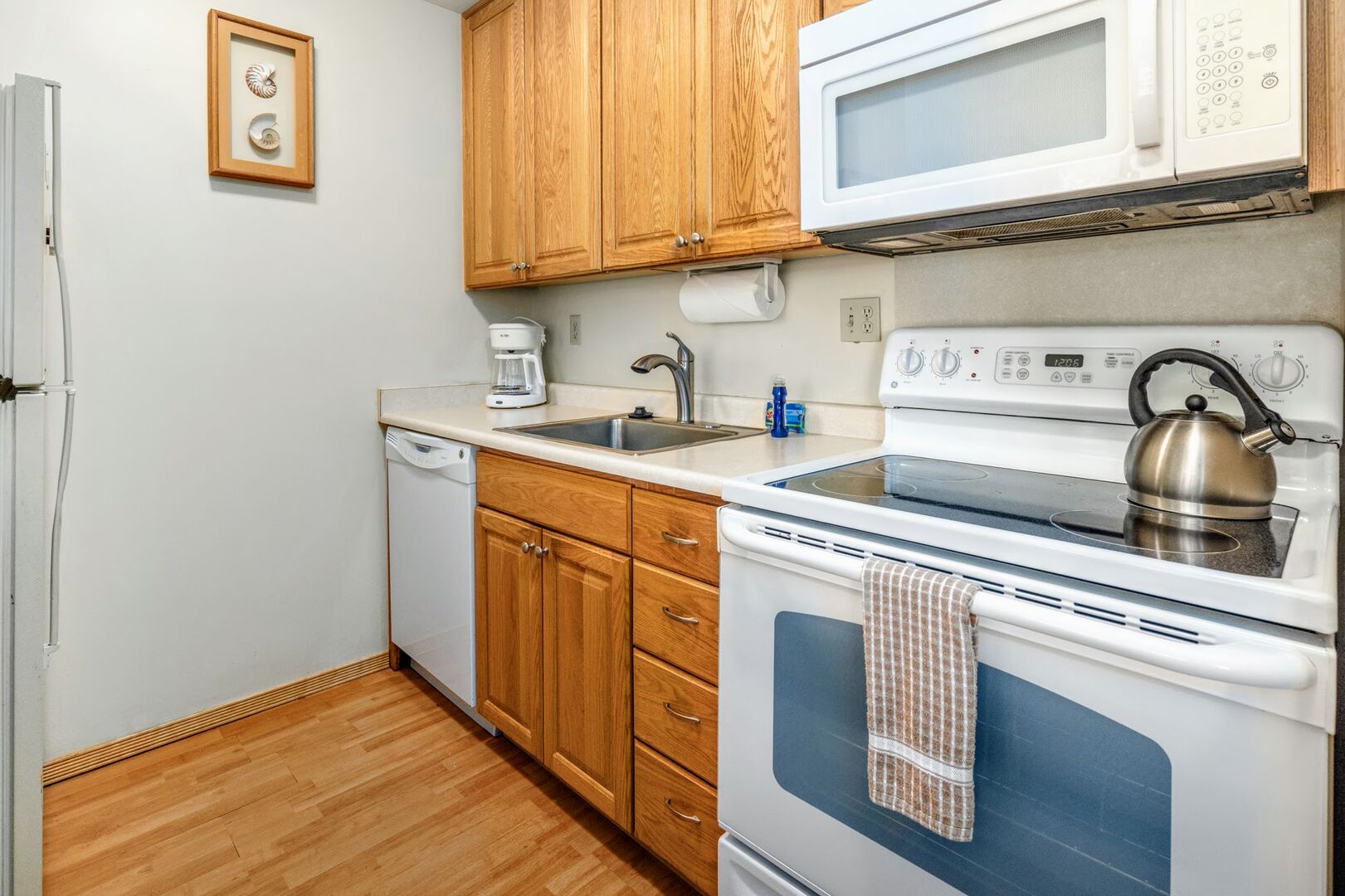 Fully stocked kitchen for all your cooking needs