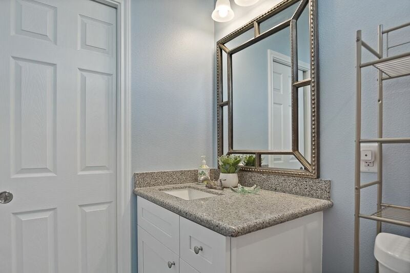 Single sink vanity