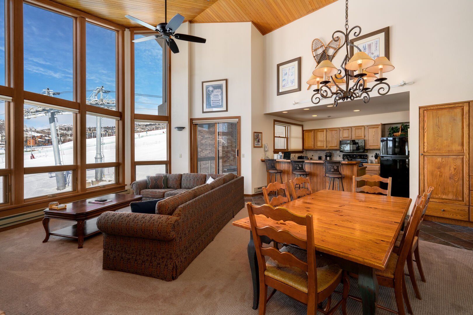 Sand Mountain's open floor plan with vaulted ceiling!