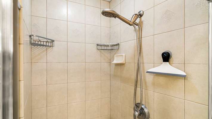 Spacious primary bath with double sinks, walk in shower, separate bathtub