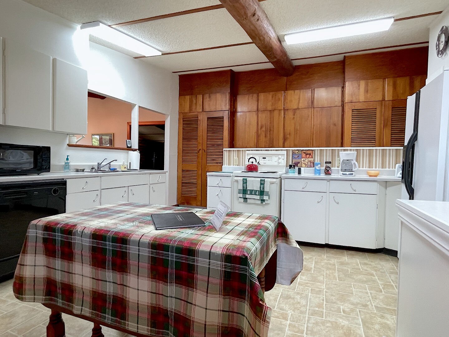 Kitchen Area with full size appliances