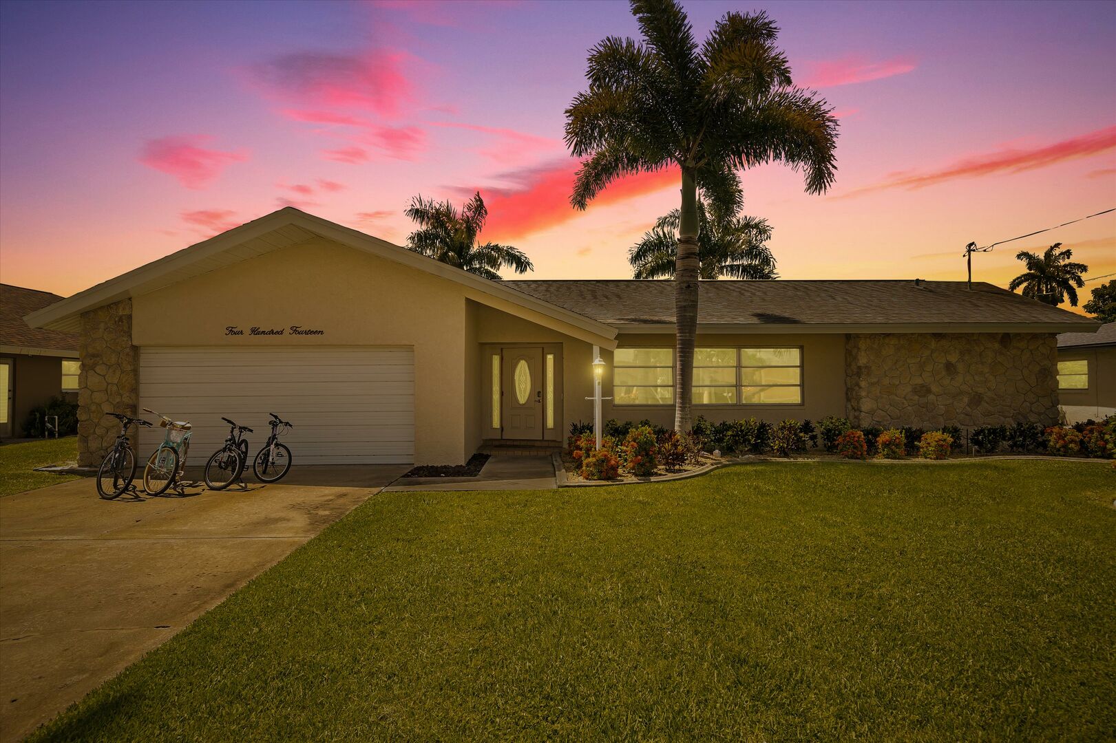 Cape Coral Vacation Home with bikes