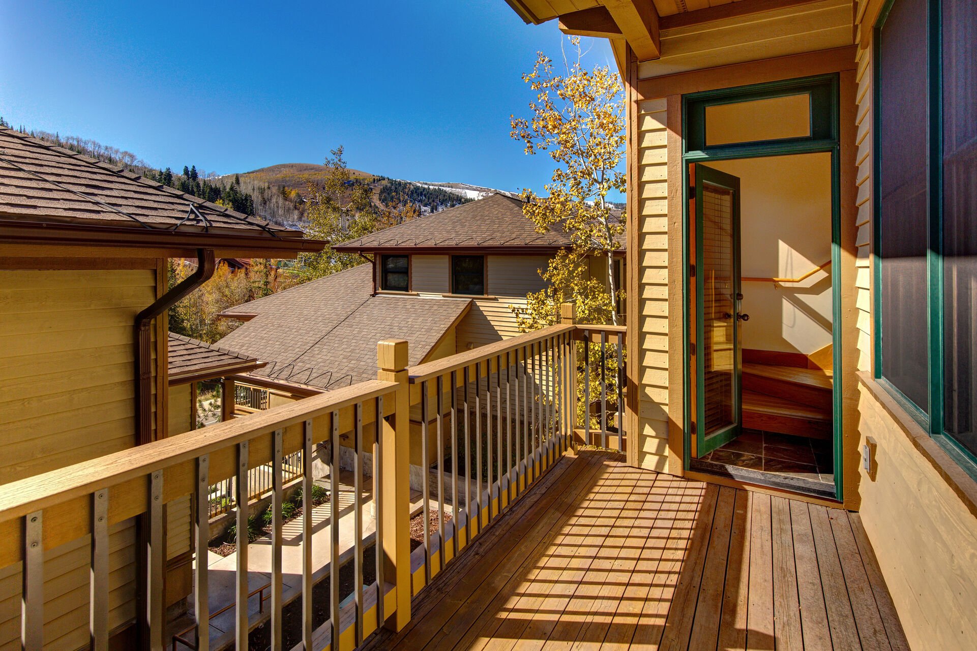Private Deck with beautiful mountain views