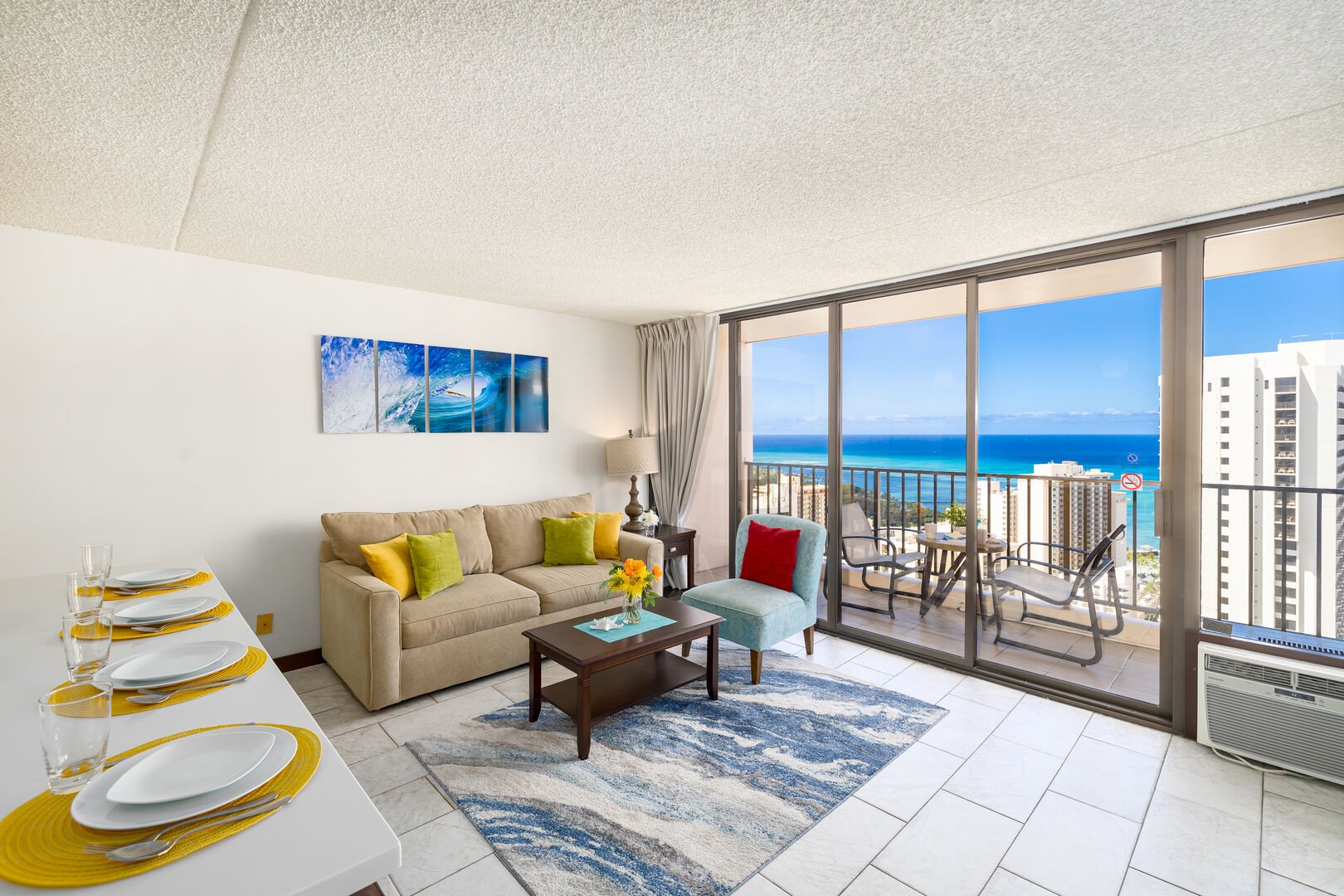 Have a relaxing stay in this beautiful condo with a stunning ocean view!
