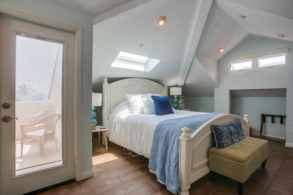 Master Bedroom w/ King Bed, En-Suite Bathroom, & Small Private Deck - 3rd Floor