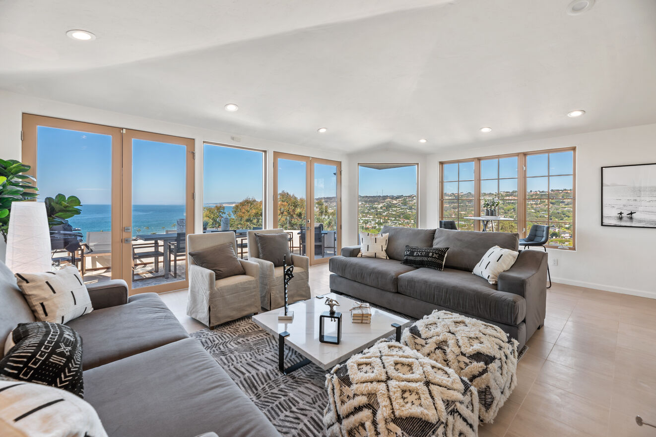 Formal Living area with spectacular ocean views and spacious balcony.