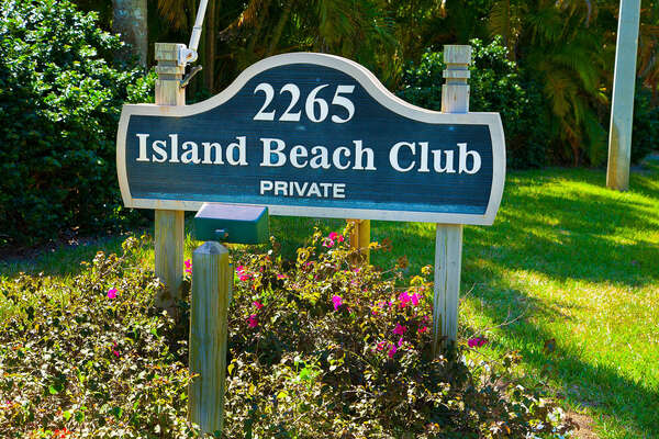 Island Beach Club Signage