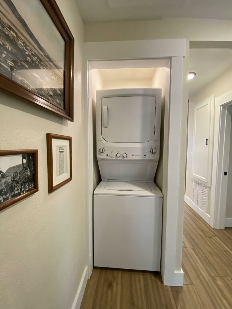 Washer/Dryer conveniently located in hallway