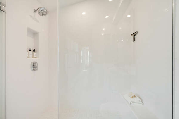 Master En-Suite Bathroom w/ Shower - 3rd Floor