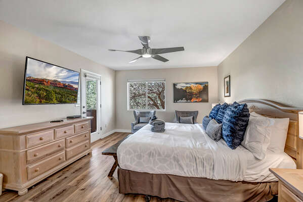 Master Bedroom (Upper Level) with King Bed, Smart TV and Private Patio Deck Access