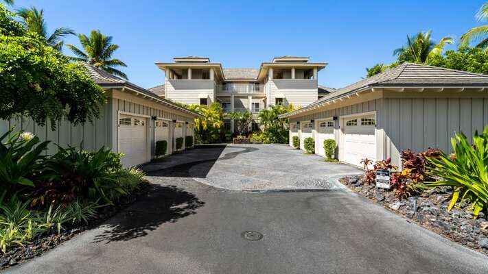 Courtyard to Waikoloa Beach Villas N32