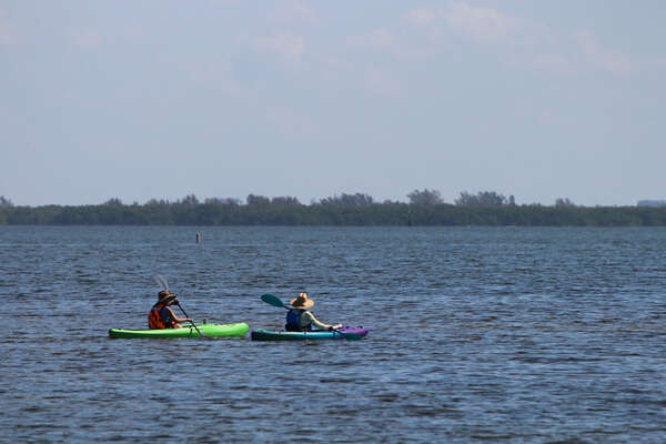 Kayaking on the Great Caloosa Blueway!