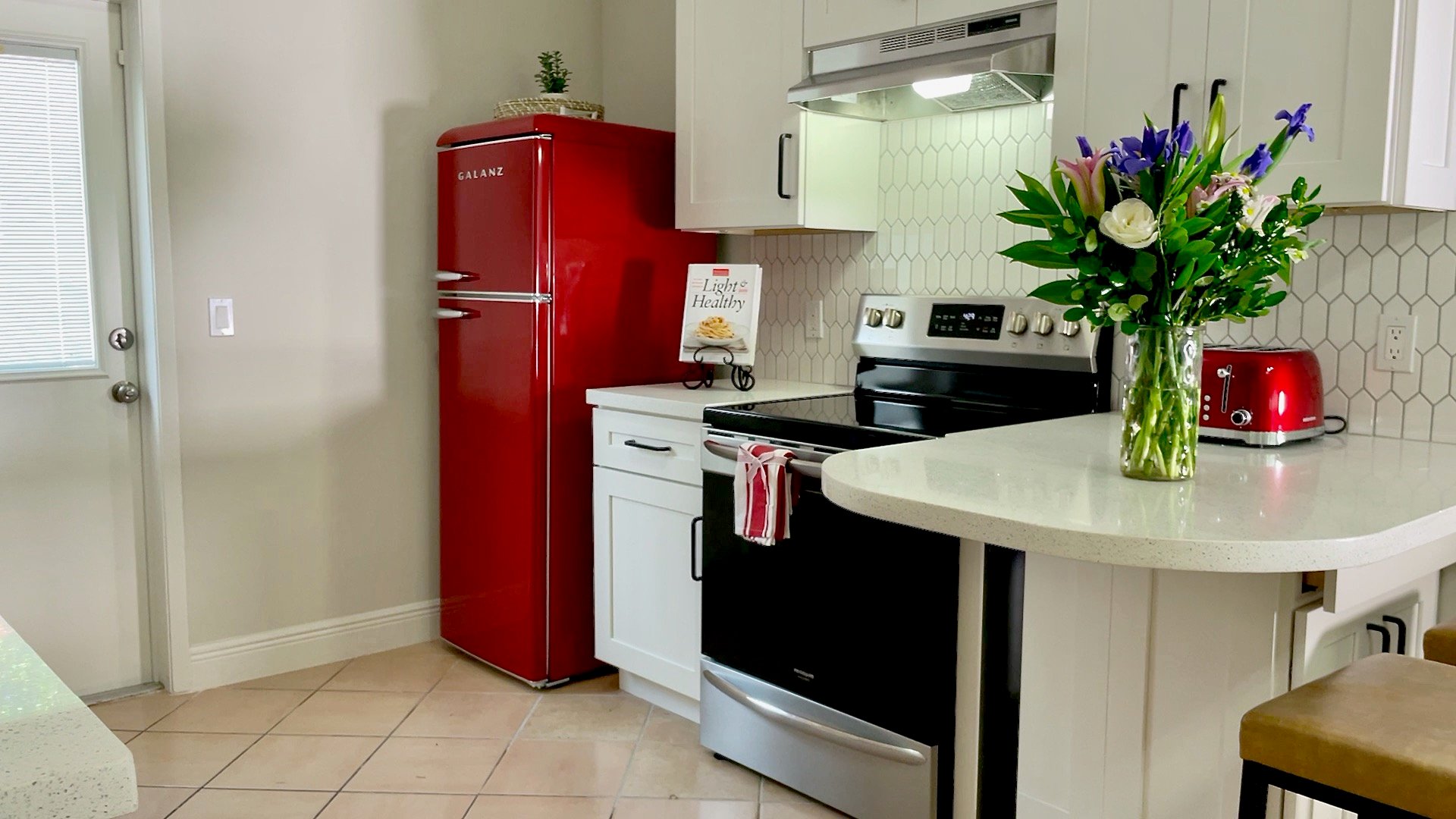 The appliances in the kitchen are modern, and have been updated recently!