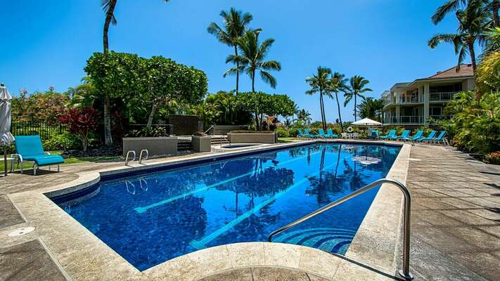 Vista Waikoloa community swimming pool
