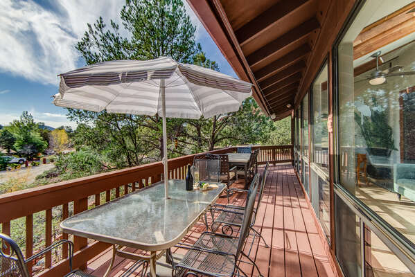 Deck with Outdoor Dining