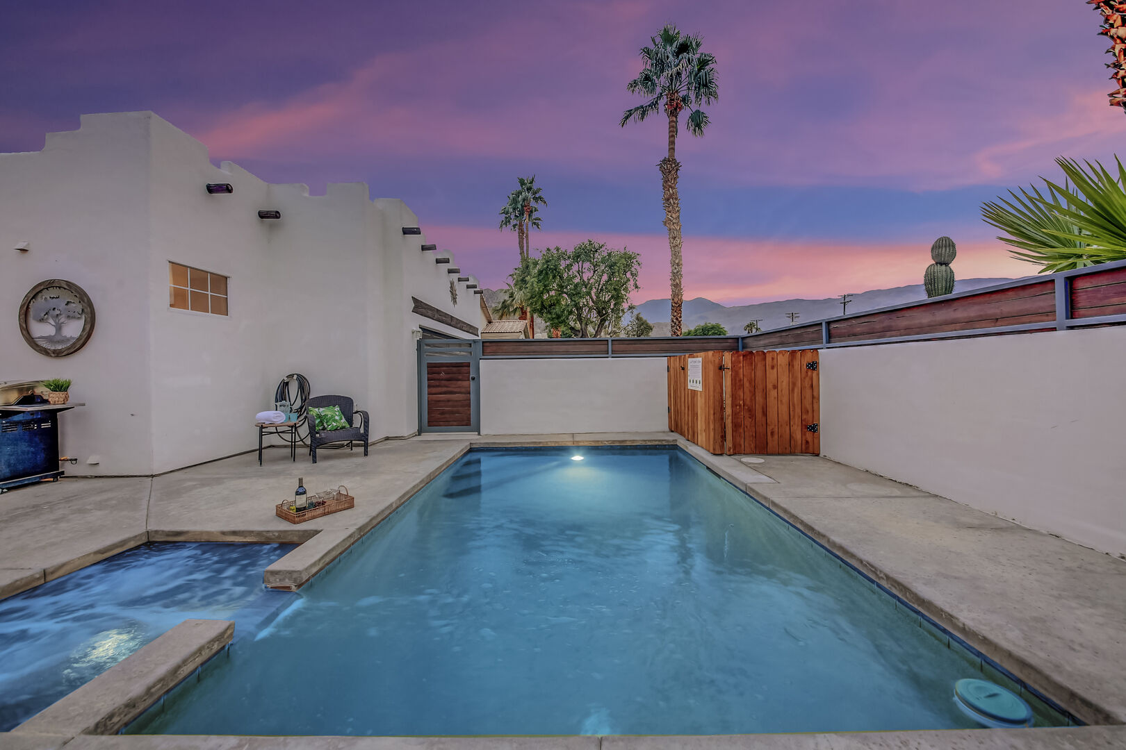 Hacienda is in one of the very best locations, just around the corner from Old Town La Quinta.