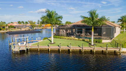 Canal access vacation rental