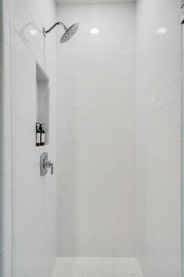 Master Bedroom En-Suite w/ Walk-In Shower - 3rd Floor