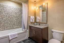 Guest En-Suite Full Bathroom #2 - Shower & Tub